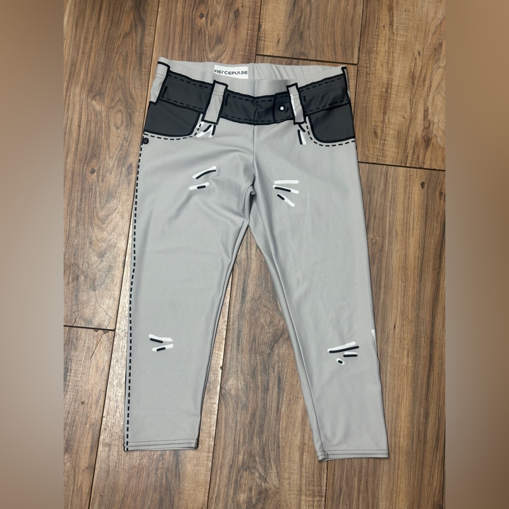 Woman’s baseball pant graphic Fiercepulse leggings. Size L.